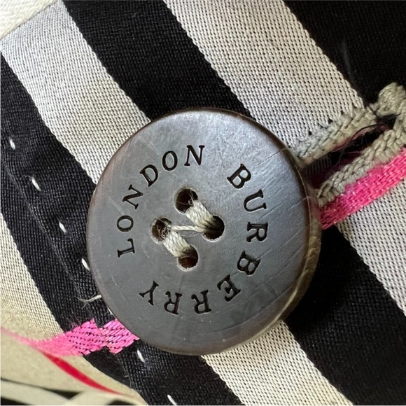 🥳TODAY!!!! BURBERRY LONDON Authentic Muti colored plaid print blazer…Size six!!! - Picture 7 of 9